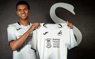 Swans Snap Up Derby Youngster Whittaker